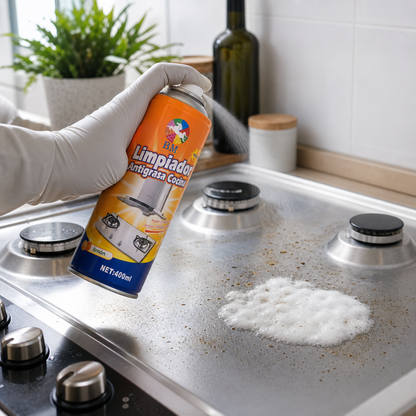 Limpiador antigrasa en contexto de cocina