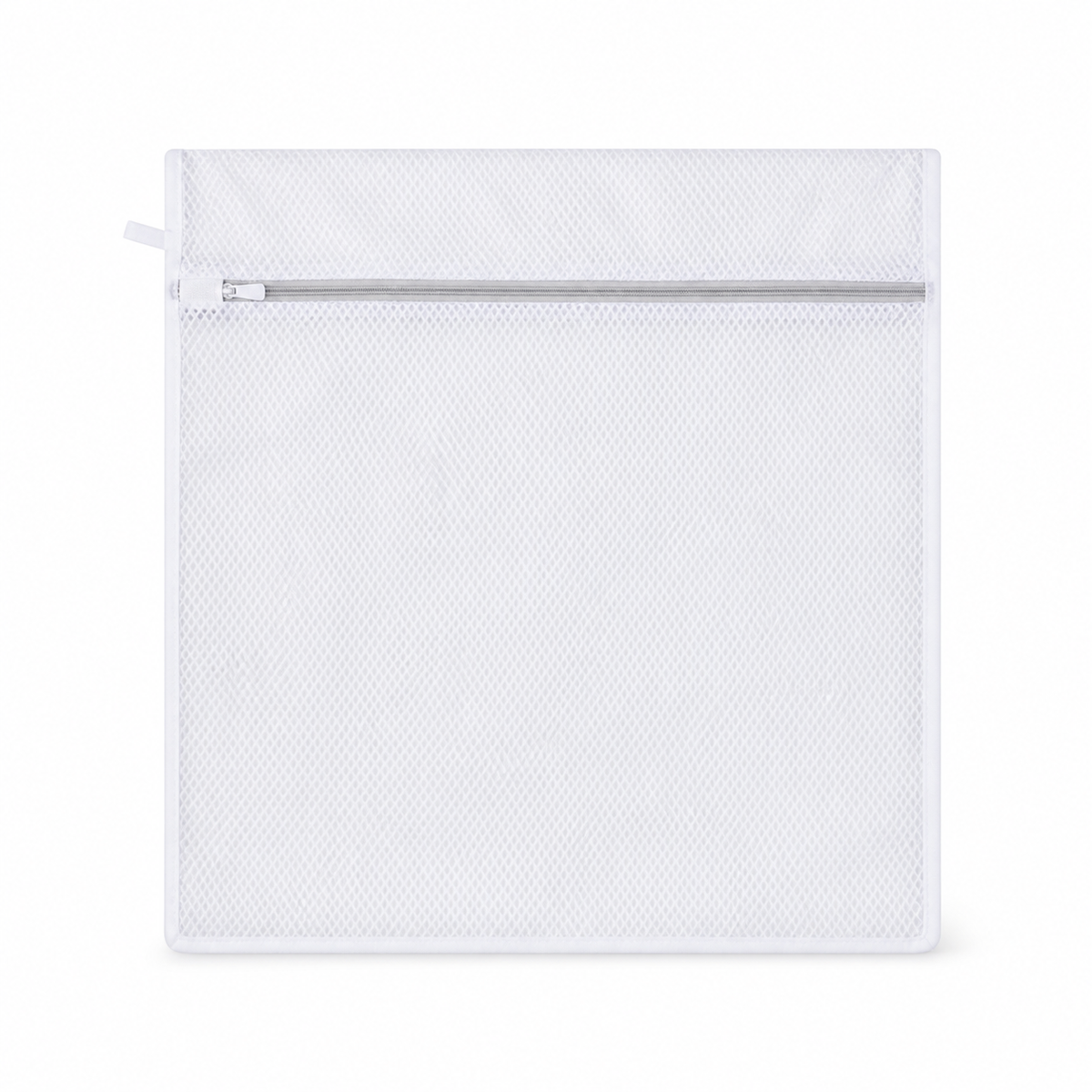 Bolsa de lavado de malla con cierre 60 x 60 cm sobre fondo blanco