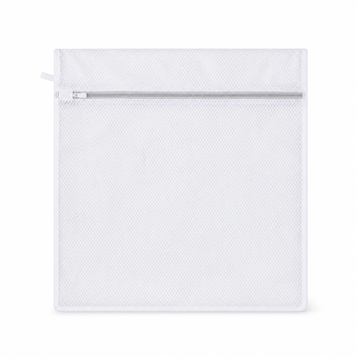 Bolsa de lavado de malla con cierre 60 x 60 cm sobre fondo blanco