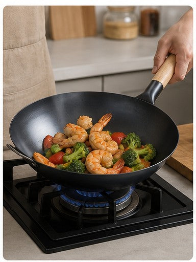 Wok de Hierro 38 cm con Mango de Madera - uso 1
