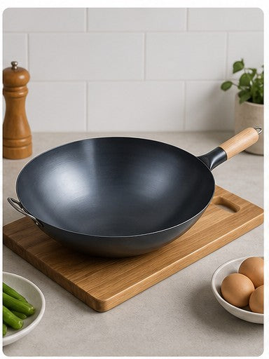 Wok de Hierro 38 cm con Mango de Madera - uso 2