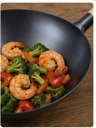 Wok de Hierro 38 cm con Mango de Madera - uso 3